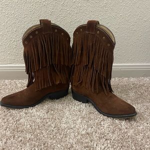 Fringe cowgirl boots